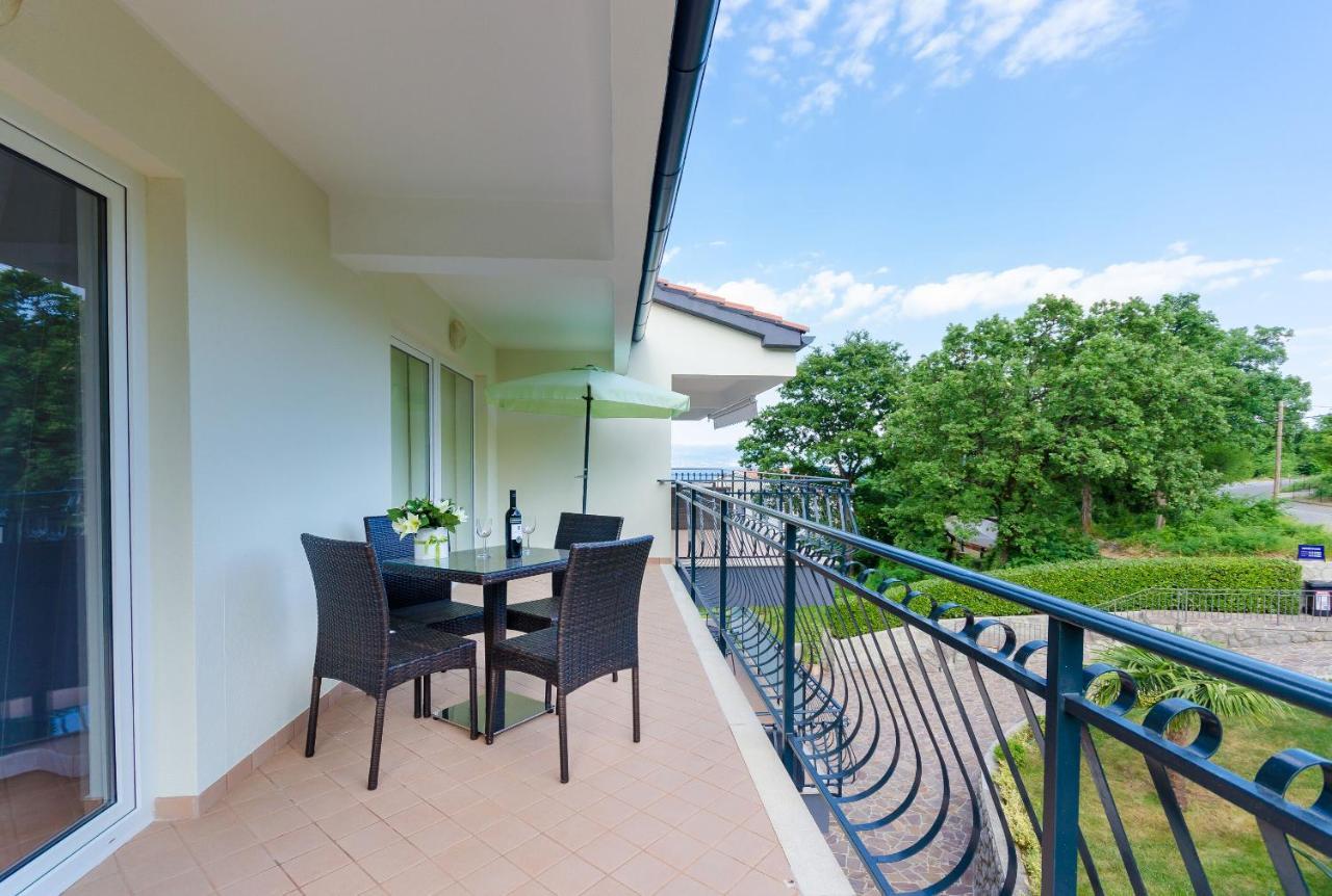 Apartments Marijana Ičići Εξωτερικό φωτογραφία